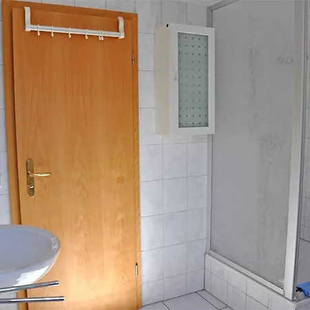 Breege Rueg 2100 شقة *